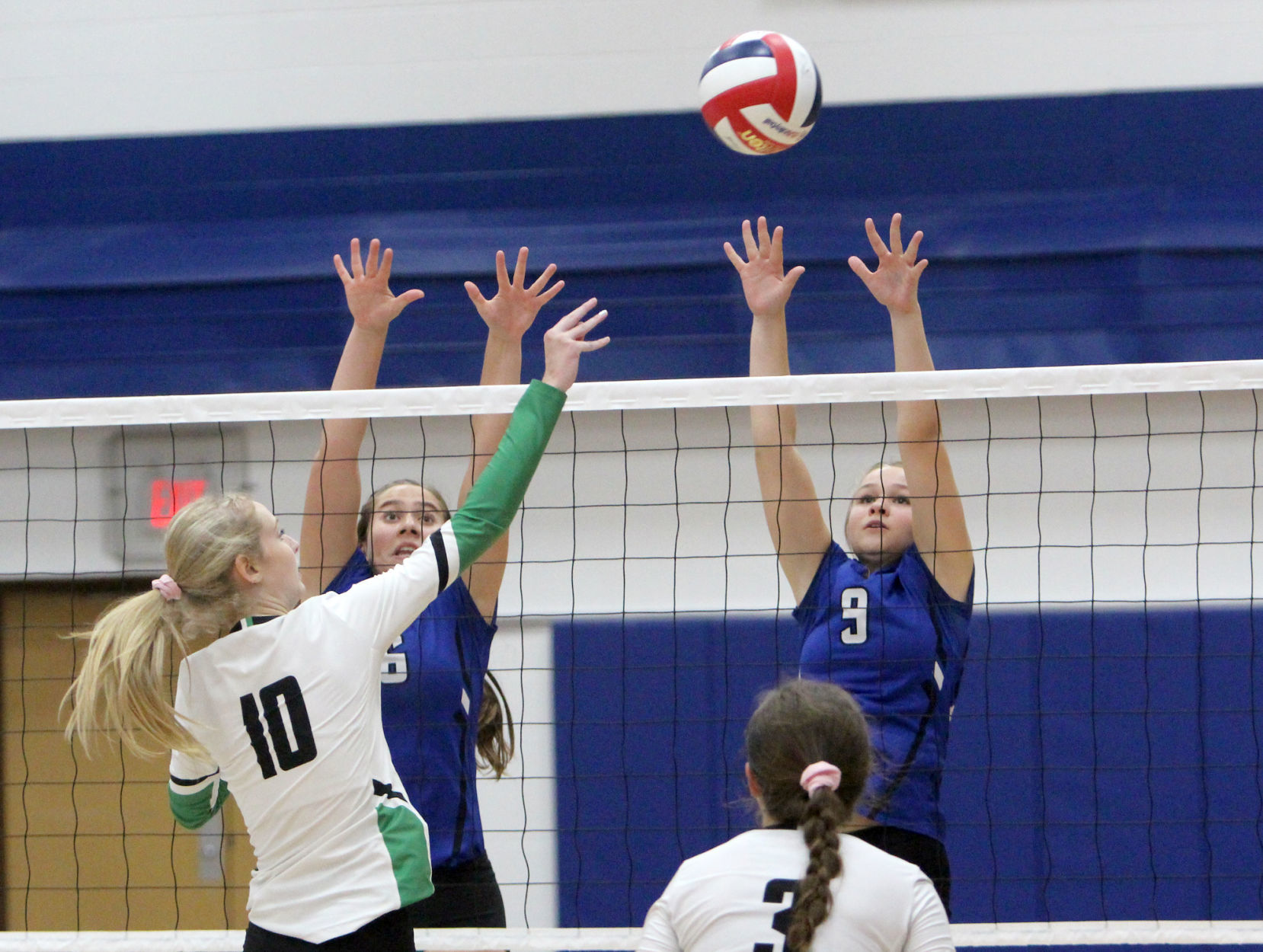 Eau Claire Regis at McDonell volleyball 9-12-19